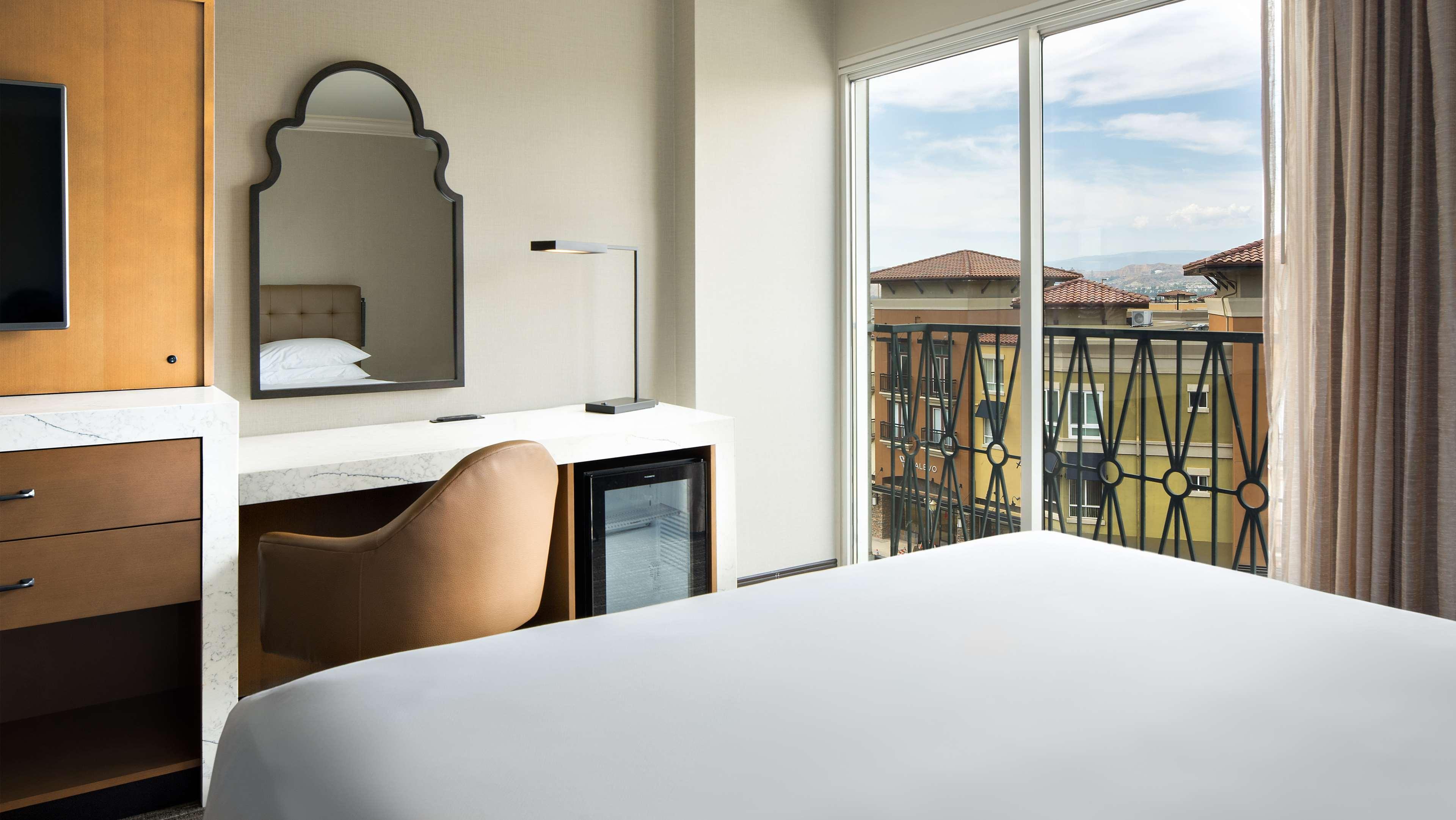 Hotel Hyatt Regency Valencia- Magic Mountain Esterno foto